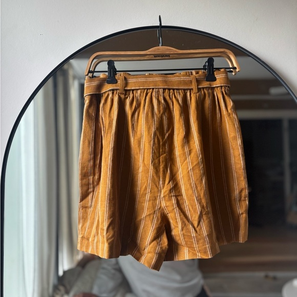 BCBG | BNWT high rise linen shorts | size small - Picture 3 of 5